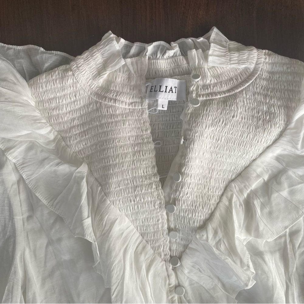 Elliatt Hama set in white size L bloused sleeves with elastic cuffs & waistband. - Picture 8 of 8